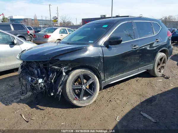 5N1AT2MTXHC820569 2017 NISSAN ROGUE - Image 2