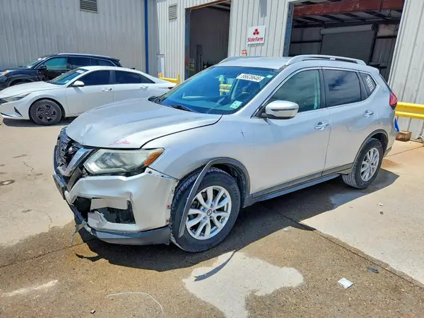 5N1AT2MTXHC821530 2017 NISSAN ROGUE - Image 1