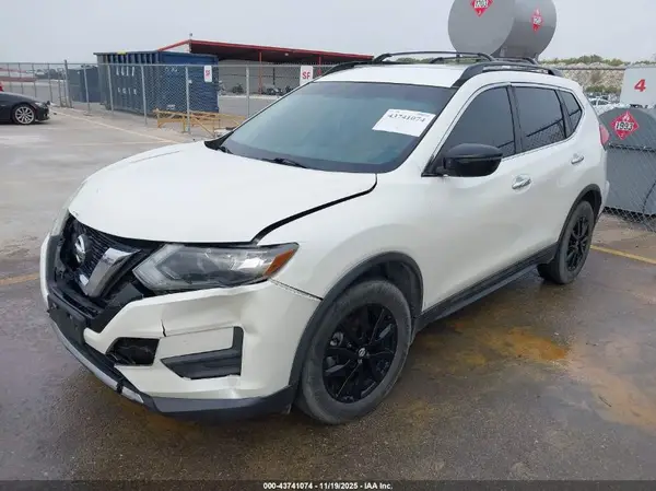 5N1AT2MTXHC822452 2017 NISSAN ROGUE - Image 2