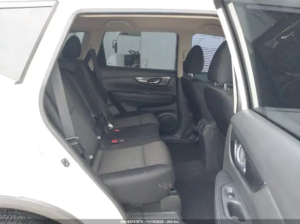 5N1AT2MTXHC822452 2017 NISSAN ROGUE - Image 8