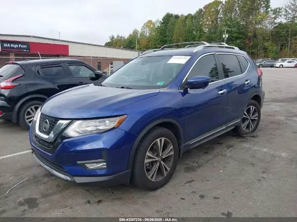 5N1AT2MTXHC826680 2017 NISSAN ROGUE - Image 2
