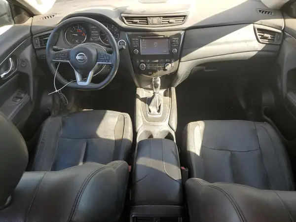 5N1AT2MTXHC827876 2017 NISSAN ROGUE - Image 8
