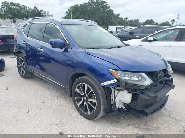 5N1AT2MTXHC828834 2017 NISSAN ROGUE - Image 1