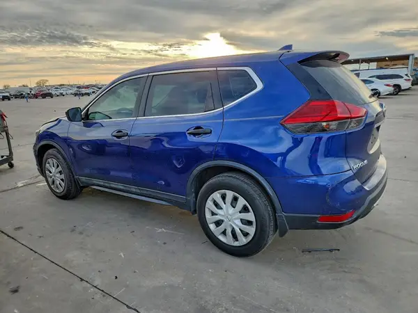 5N1AT2MTXHC832639 2017 NISSAN ROGUE - Image 2