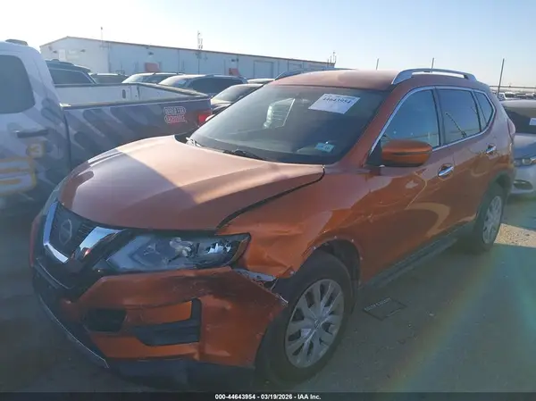 5N1AT2MTXHC836612 2017 NISSAN ROGUE - Image 2