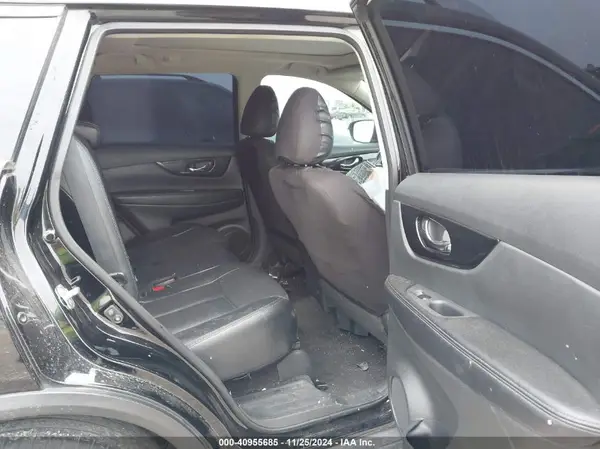 5N1AT2MTXHC837906 2017 NISSAN ROGUE - Image 8