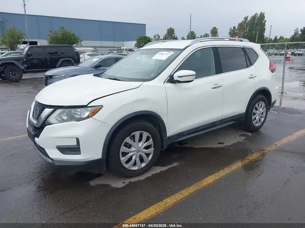 5N1AT2MTXHC839395 2017 NISSAN ROGUE - Image 2