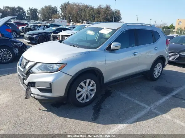 5N1AT2MTXHC839784 2017 NISSAN ROGUE - Image 2
