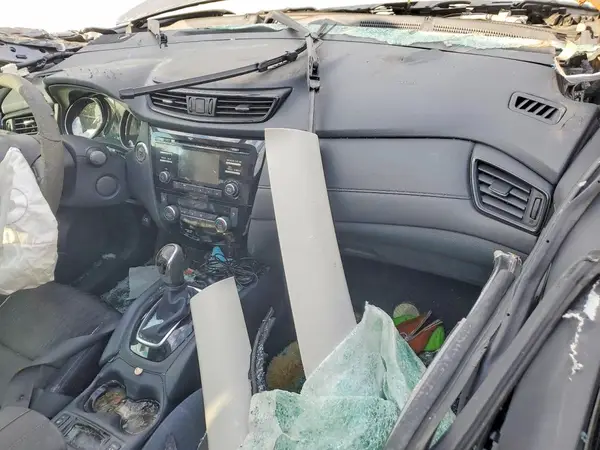 5N1AT2MTXHC843074 2017 NISSAN ROGUE - Image 8
