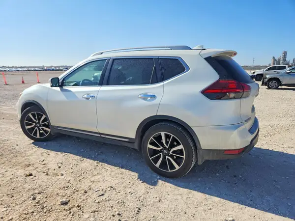 5N1AT2MTXHC857962 2017 NISSAN ROGUE - Image 2