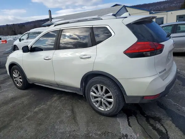 5N1AT2MTXHC858352 2017 NISSAN ROGUE - Image 2