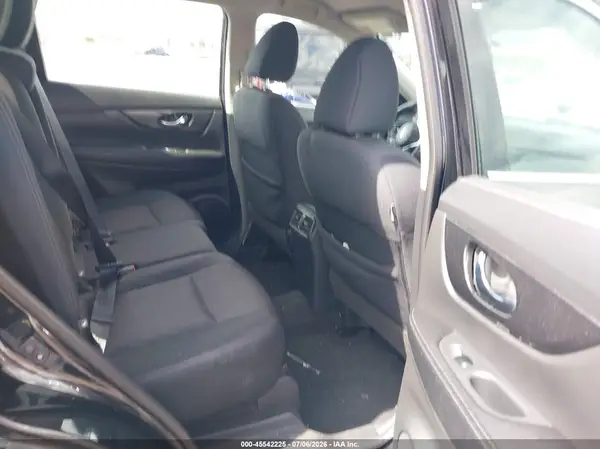 5N1AT2MTXHC860229 2017 NISSAN ROGUE - Image 8