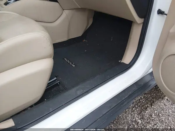 5N1AT2MTXHC862465 2017 NISSAN ROGUE - Image 8