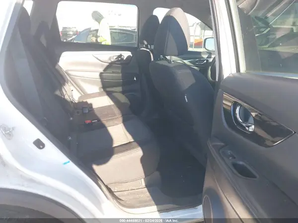 5N1AT2MTXHC863356 2017 NISSAN ROGUE - Image 8