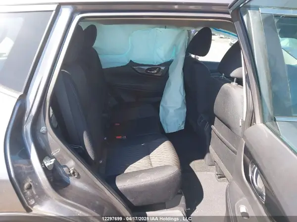 5N1AT2MTXHC863597 2017 NISSAN ROGUE - Image 8