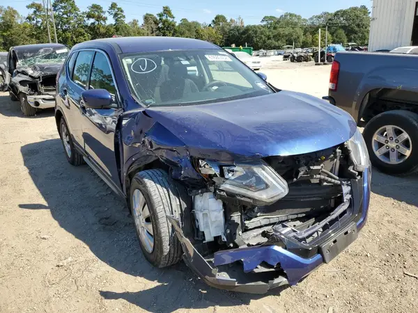 5N1AT2MTXHC868542 2017 NISSAN ROGUE - Image 1