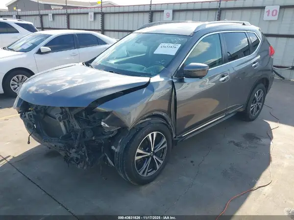5N1AT2MTXHC870176 2017 NISSAN ROGUE - Image 2