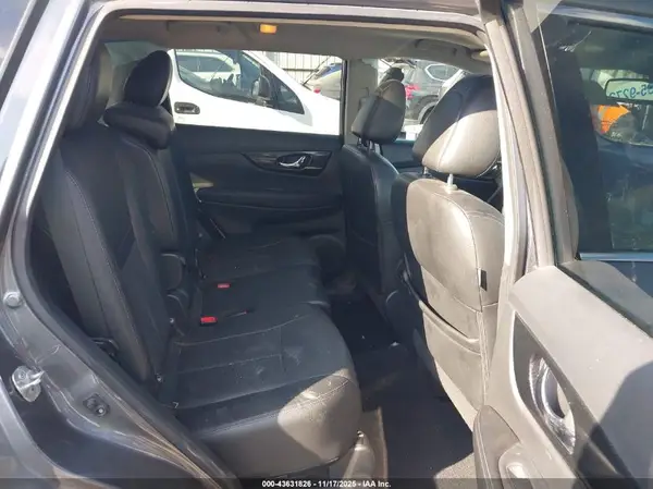 5N1AT2MTXHC870176 2017 NISSAN ROGUE - Image 8