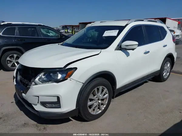 5N1AT2MTXHC877466 2017 NISSAN ROGUE - Image 2