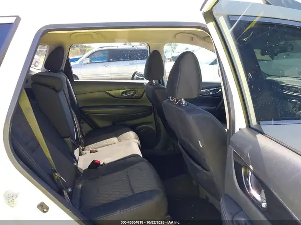 5N1AT2MTXHC877466 2017 NISSAN ROGUE - Image 8