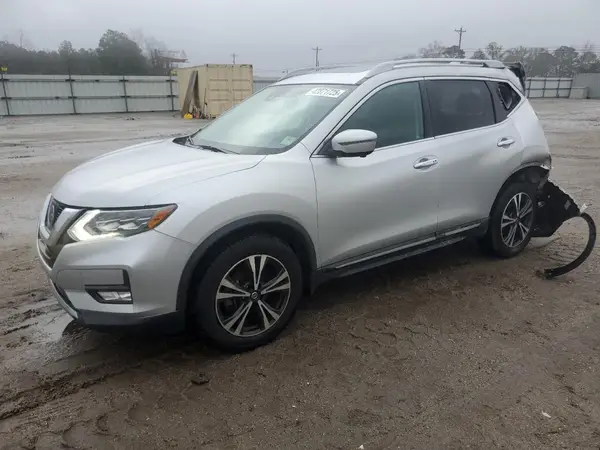 5N1AT2MTXHC877791 2017 NISSAN ROGUE - Image 1
