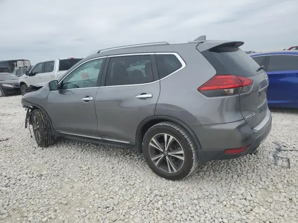 5N1AT2MTXHC882621 2017 NISSAN ROGUE - Image 2
