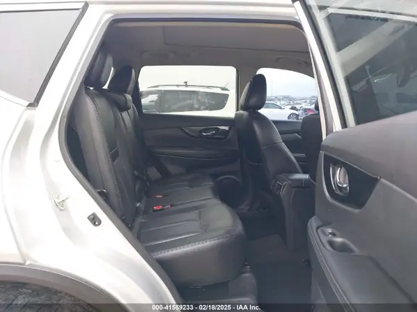5N1AT2MTXHC887379 2017 NISSAN ROGUE - Image 8