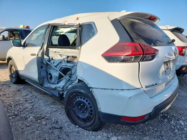 5N1AT2MTXJC703872 2018 NISSAN ROGUE - Image 2