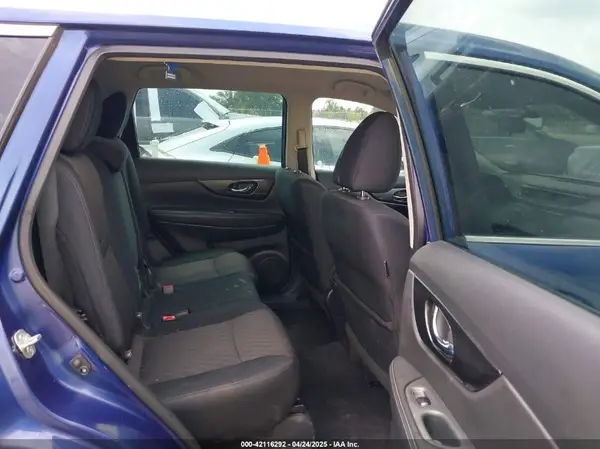 5N1AT2MTXJC704469 2018 NISSAN ROGUE - Image 8