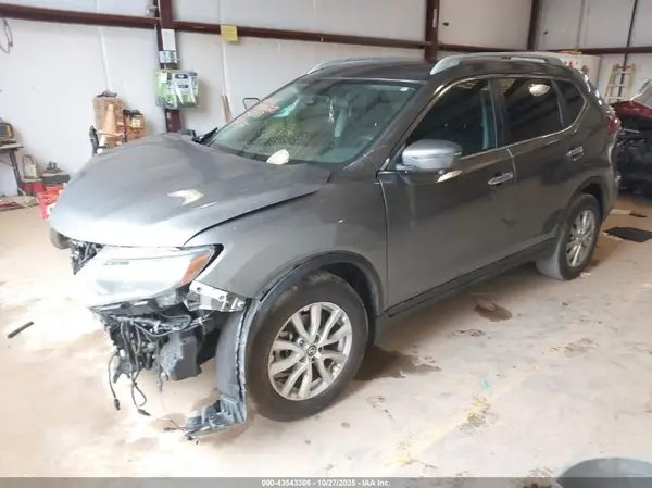 5N1AT2MTXJC705248 2018 NISSAN ROGUE - Image 2