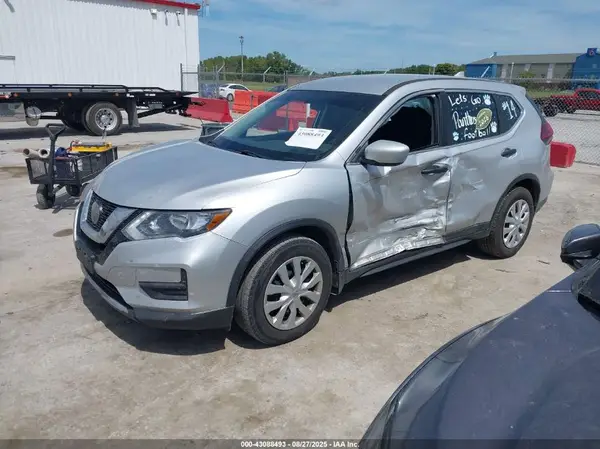 5N1AT2MTXJC720476 2018 NISSAN ROGUE - Image 2
