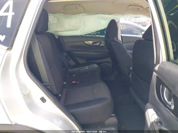 5N1AT2MTXJC720476 2018 NISSAN ROGUE - Image 8