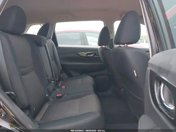 5N1AT2MTXJC724303 2018 NISSAN ROGUE - Image 8