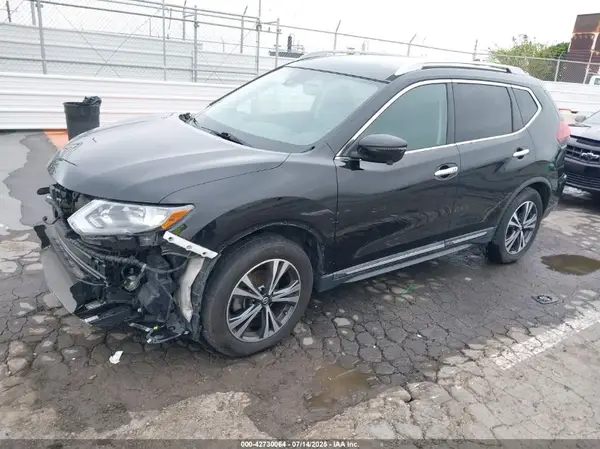 5N1AT2MTXJC736774 2018 NISSAN ROGUE - Image 2
