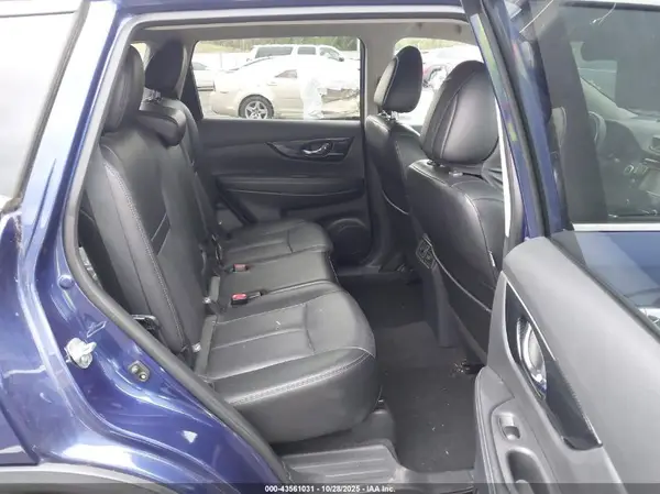 5N1AT2MTXJC741425 2018 NISSAN ROGUE - Image 8
