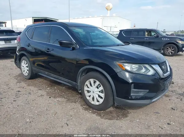5N1AT2MTXJC743207 2018 NISSAN ROGUE - Image 1