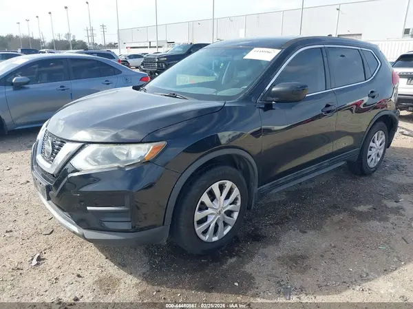 5N1AT2MTXJC743207 2018 NISSAN ROGUE - Image 2