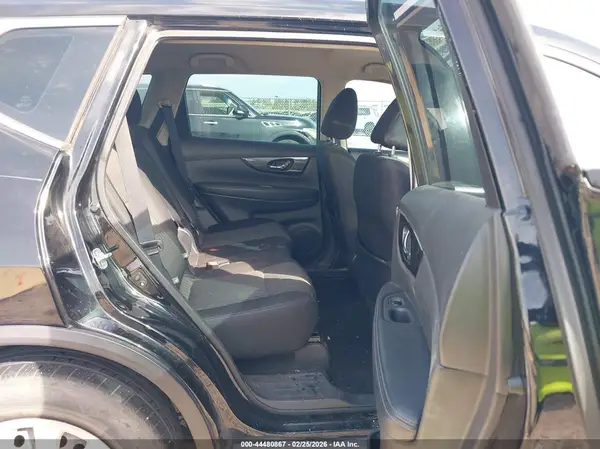 5N1AT2MTXJC743207 2018 NISSAN ROGUE - Image 8