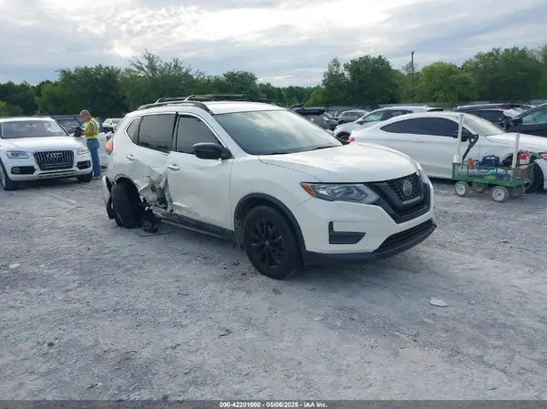 5N1AT2MTXJC745054 2018 NISSAN ROGUE - Image 1