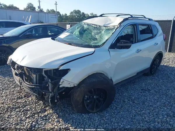 5N1AT2MTXJC749119 2018 NISSAN ROGUE - Image 2
