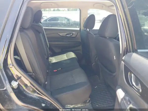5N1AT2MTXJC749735 2018 NISSAN ROGUE - Image 8