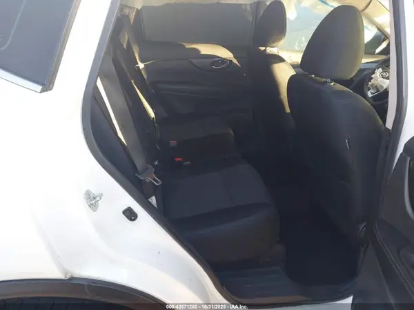 5N1AT2MTXJC760718 2018 NISSAN ROGUE - Image 8