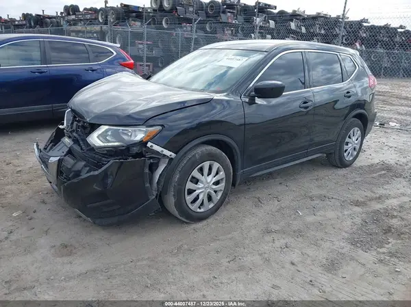 5N1AT2MTXJC769516 2018 NISSAN ROGUE - Image 2