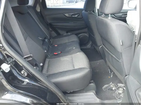 5N1AT2MTXJC769516 2018 NISSAN ROGUE - Image 8