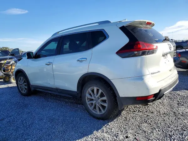 5N1AT2MTXJC769872 2018 NISSAN ROGUE - Image 2