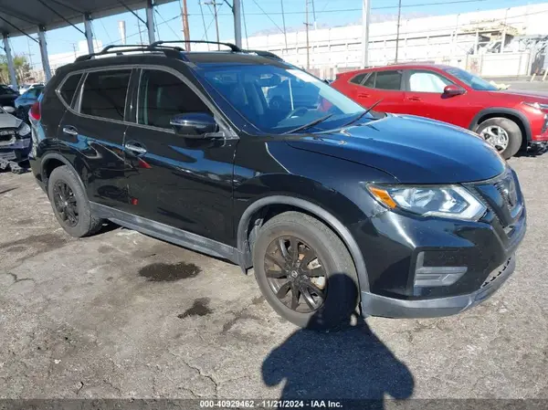5N1AT2MTXJC777115 2018 NISSAN ROGUE - Image 1
