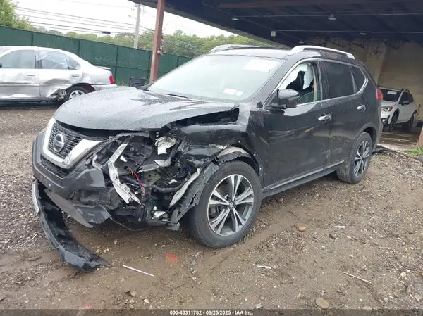 5N1AT2MTXJC777468 2018 NISSAN ROGUE - Image 2