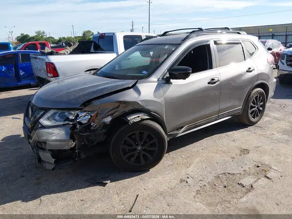 5N1AT2MTXJC782749 2018 NISSAN ROGUE - Image 2