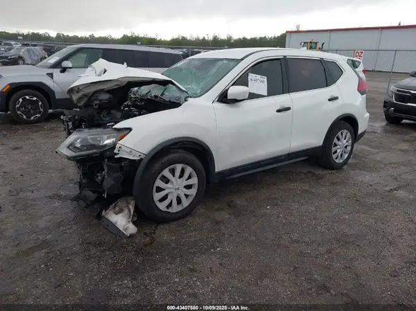 5N1AT2MTXJC791452 2018 NISSAN ROGUE - Image 2