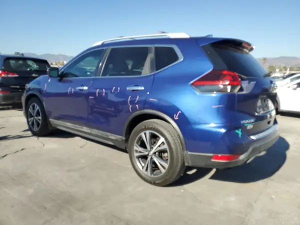 5N1AT2MTXJC794285 2018 NISSAN ROGUE - Image 2